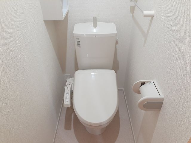 ＪＲ高崎線 北鴻巣駅 徒歩23分 2階建 築14年のトイレ写真