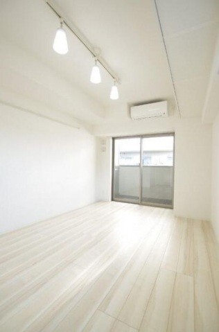 ブライズ蒲田EASTの居間写真