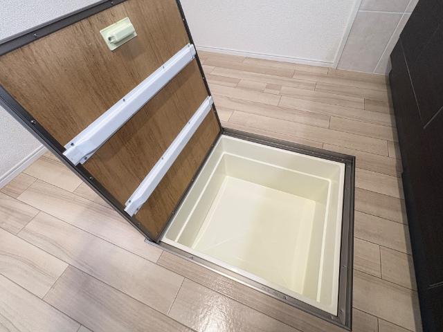 収納　床下収納