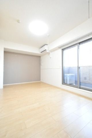 スプレッド与野の居間写真