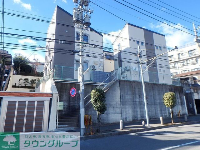 建物外観　★高台に立地・オートロック完備★