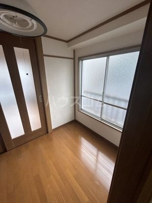 内山マンションの居間写真