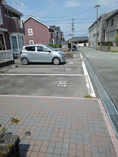 駐車場　駐車スペースもあります☆