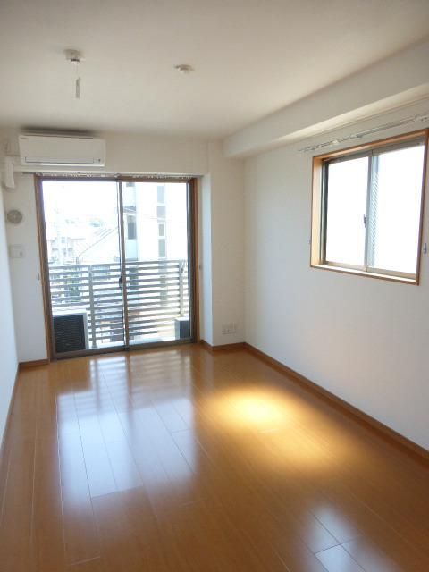 居室・リビング　★お部屋探しはタウンハウジング稲田堤店まで★