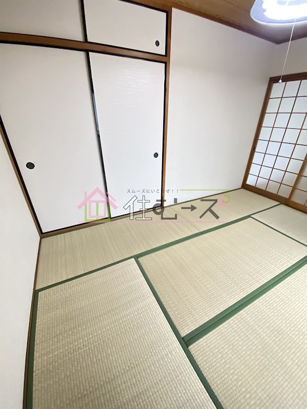メゾンかもめの居間写真