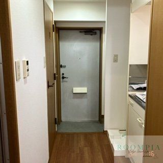 京急本線 大森町駅 徒歩2分 7階建 築29年の玄関写真