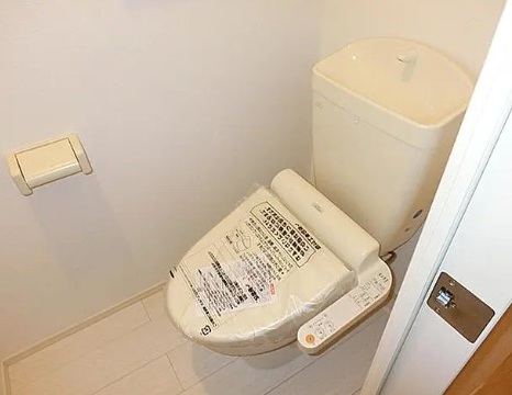 東武東上線 中板橋駅 徒歩10分 2階建 築12年のトイレ写真