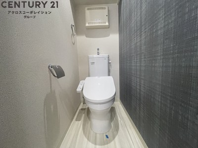 トイレ　温水洗浄便座付きのトイレです♪