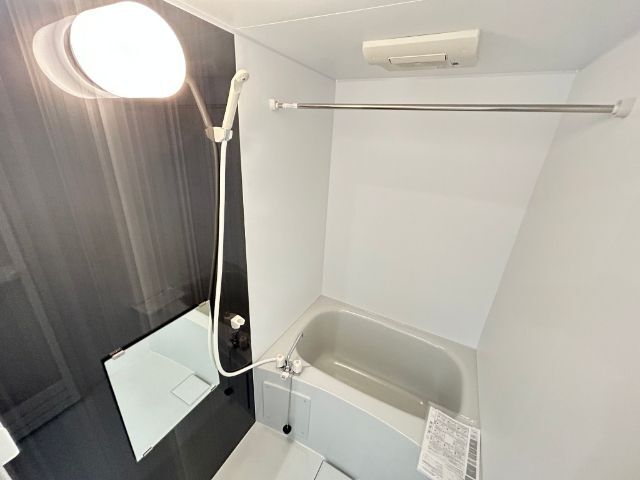 バス・シャワールーム　別部屋の写真です