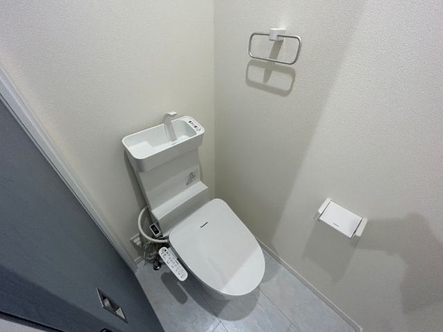 トイレ　別部屋の写真です