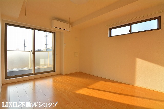 居室・リビング　７．９帖の洋室です。