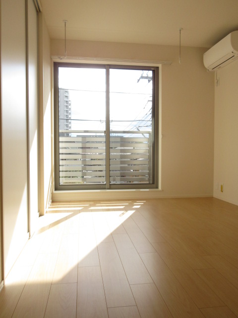 居室・リビング　★明るいフローリングのお部屋です★