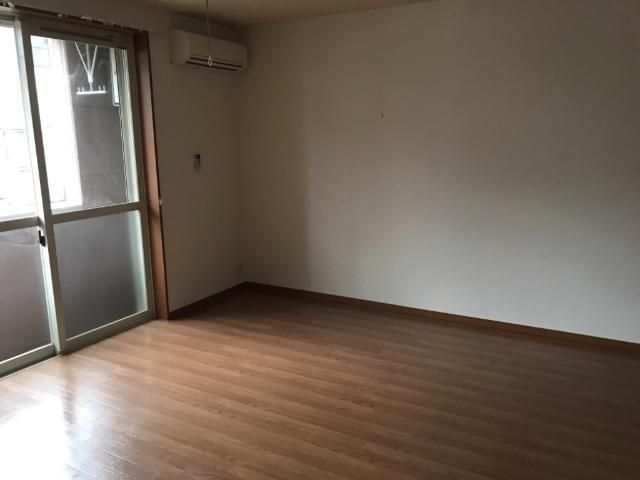 クリエイトIIの居間写真