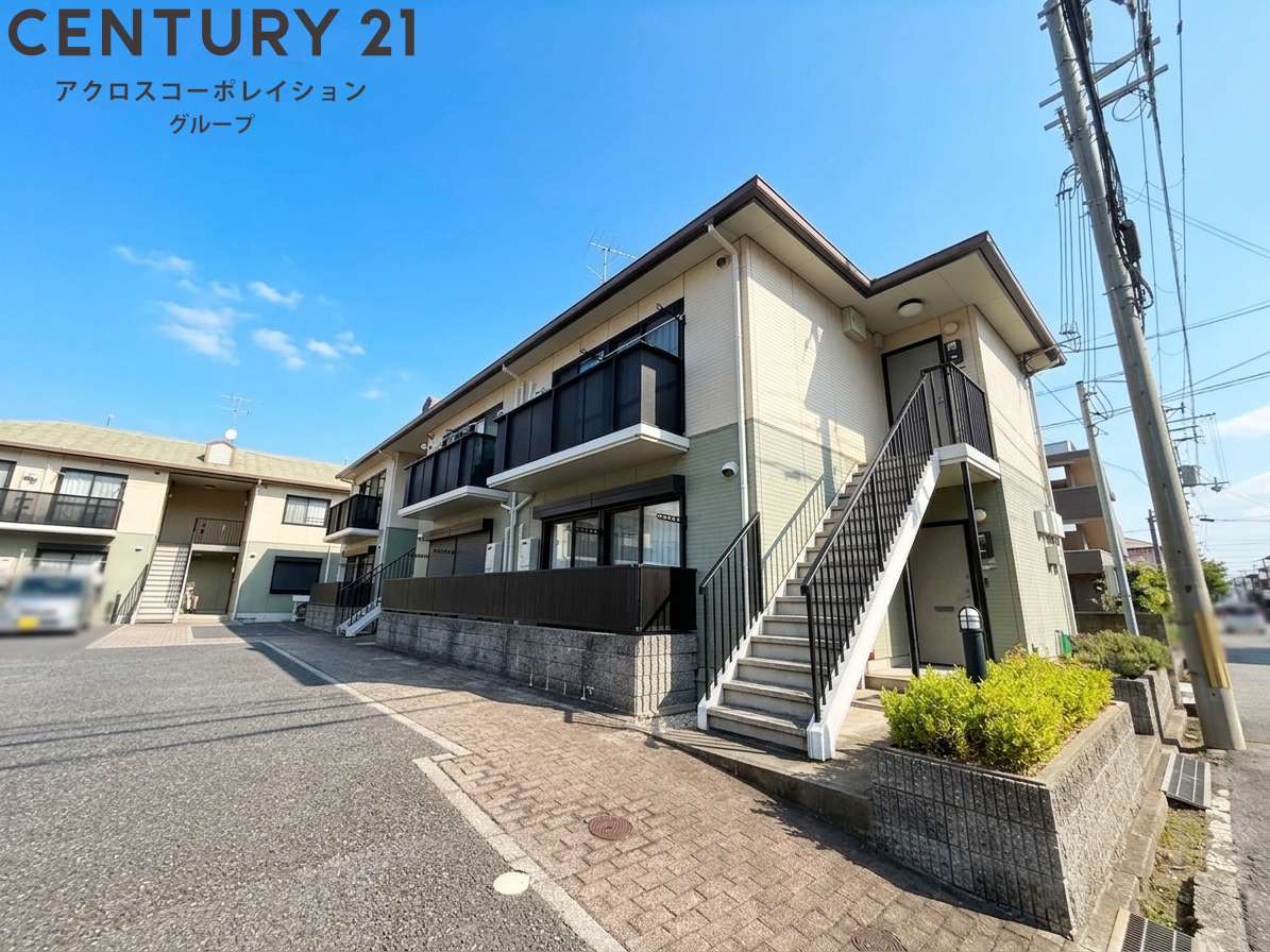 建物外観　敷地内駐車場・駐輪場あります！
