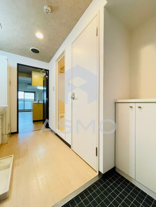 玄関　同マンション別部屋　参考写真
