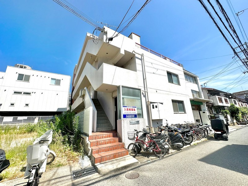 ビシック西進の外観写真