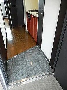 玄関　参考写真：別部屋タイプ