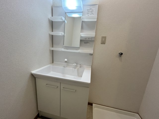 洗面設備　スペースが確保できる洗面所です