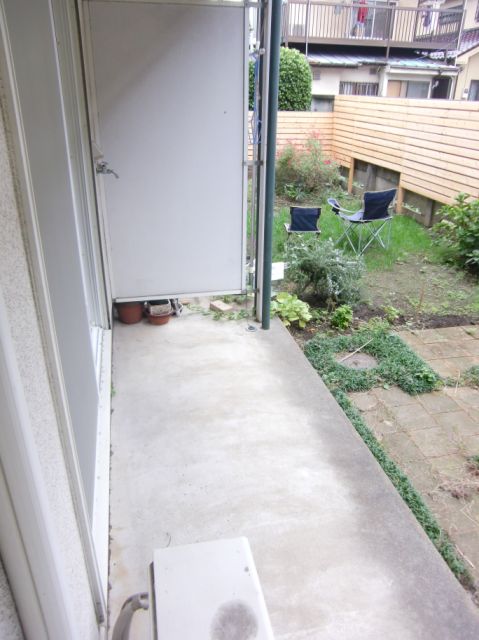 バルコニー　庭もあります