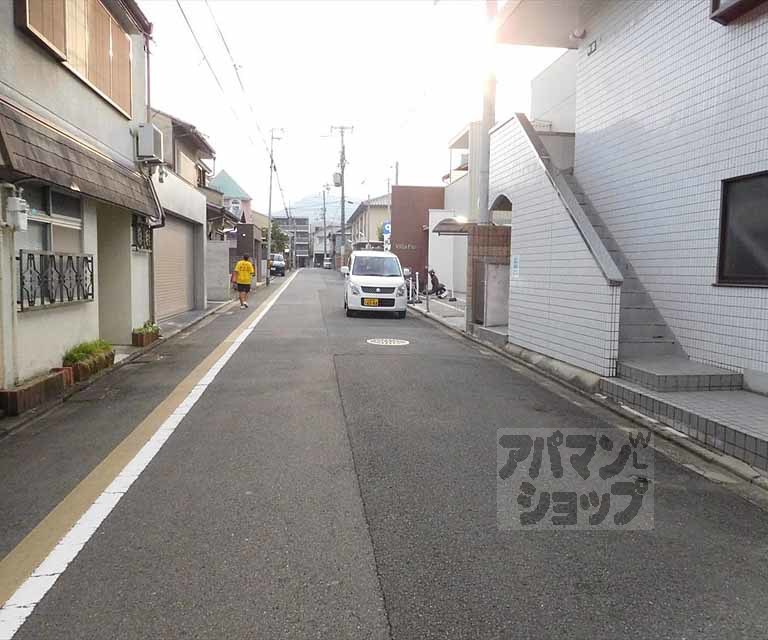 その他　前面道路です。