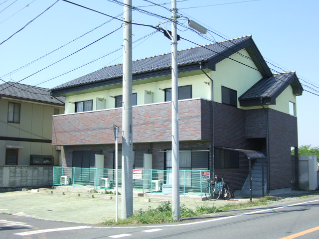 前橋市上佐鳥町のアパートの建物外観