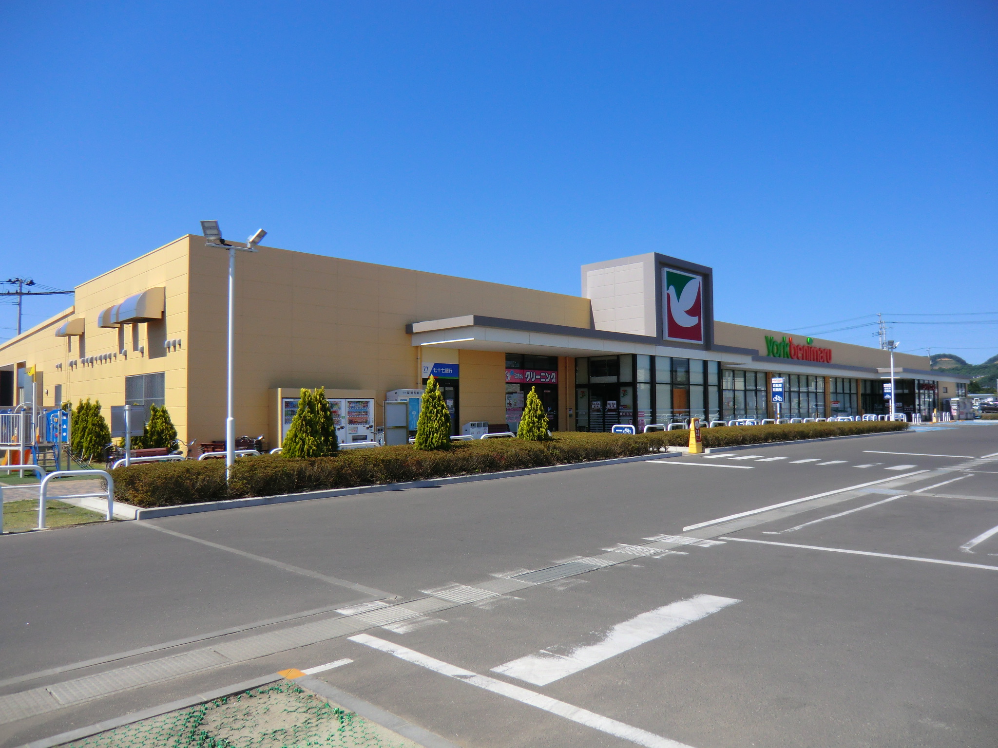 スーパー　ヨークベニマル富沢西店（スーパー）まで800m
