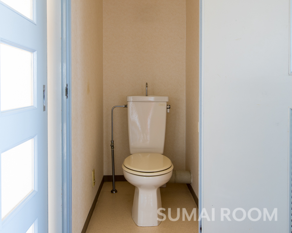 地下鉄空港線 室見駅 徒歩22分 4階建 築40年のトイレ写真
