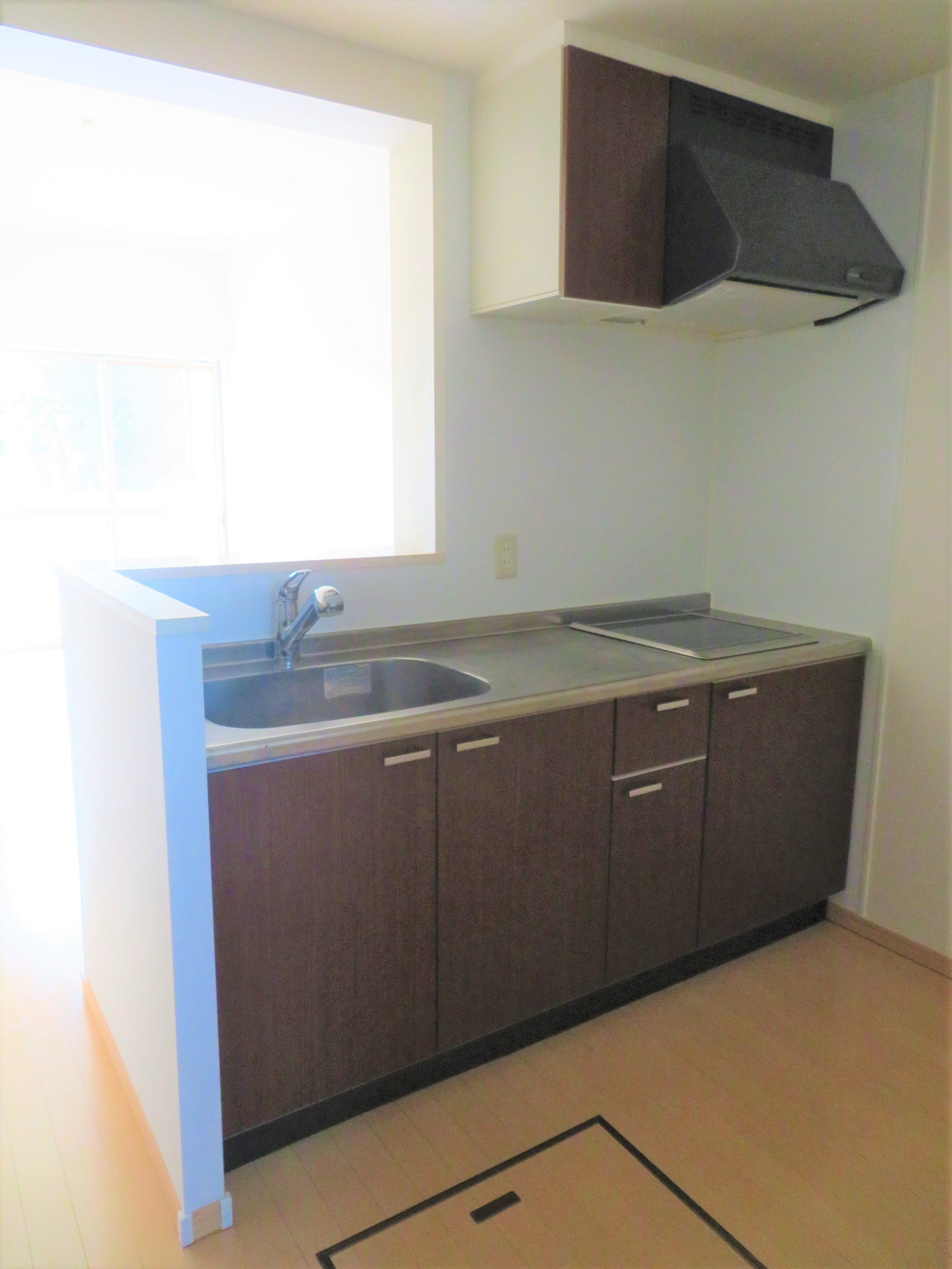 キッチン　カウンターキッチン！IH3口コンロ付きで便利です！