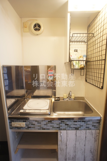 キッチン　火を使わず安心でお掃除も簡単なＩＨクッキングヒーター付です♪