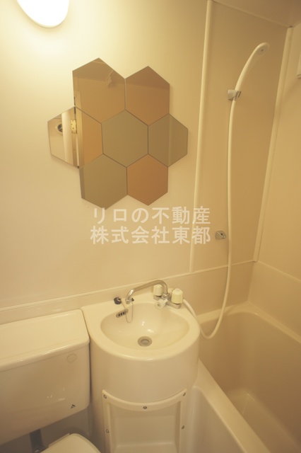 洗面設備　洗面台もついているので、ここで洗顔できますね☆