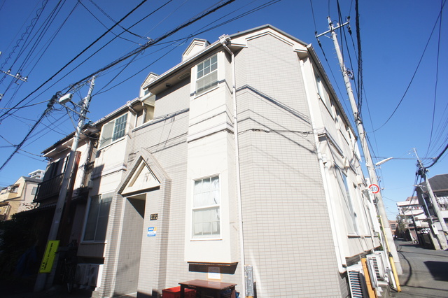 建物外観　防犯が気になる方におすすめのオートロック付き！