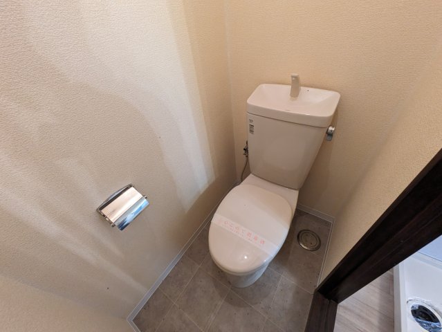 トイレ　2024年7月撮影※現況を優先致します。