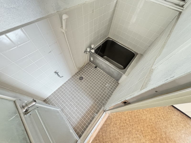 バス・シャワールーム　※クリーニング前の写真になります