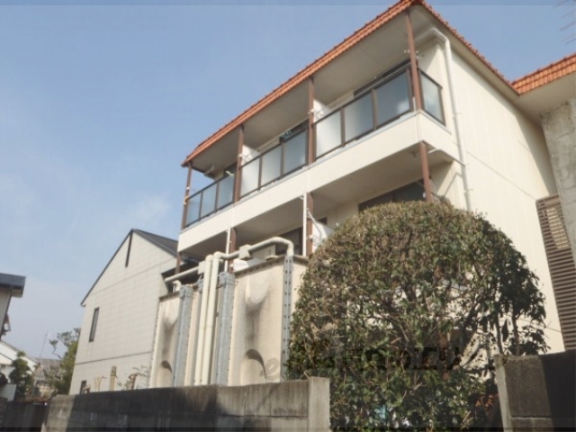 京都市北区小山中溝町のマンションの建物外観