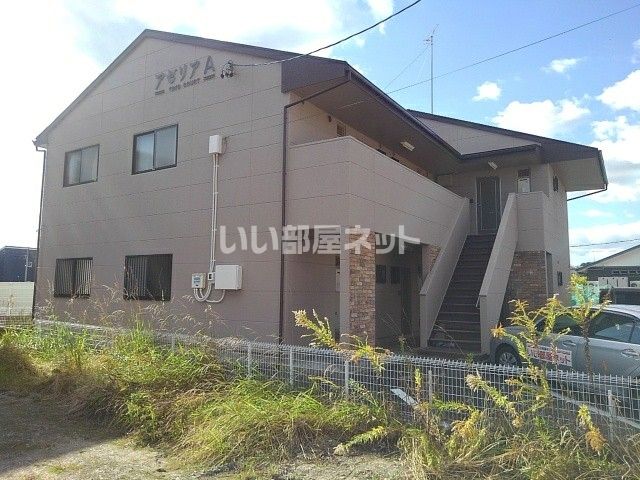 蒲郡市西浦町のアパートの建物外観