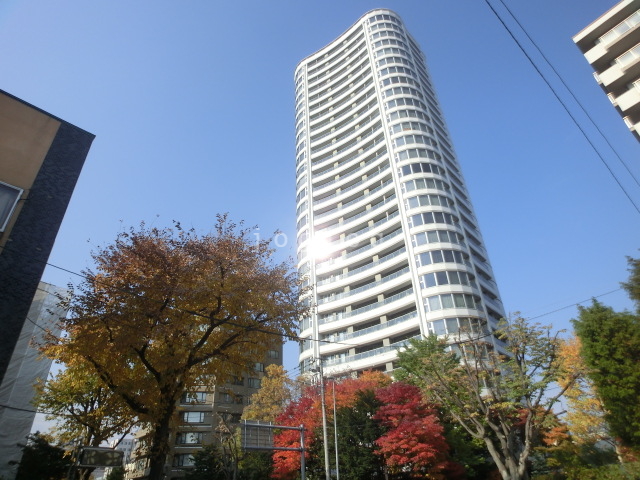 シティタワー円山神宮鳥居前の建物外観