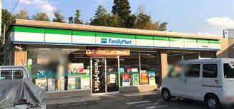 コンビニ　ファミリーマート新城東沖野店（コンビニ）まで331m