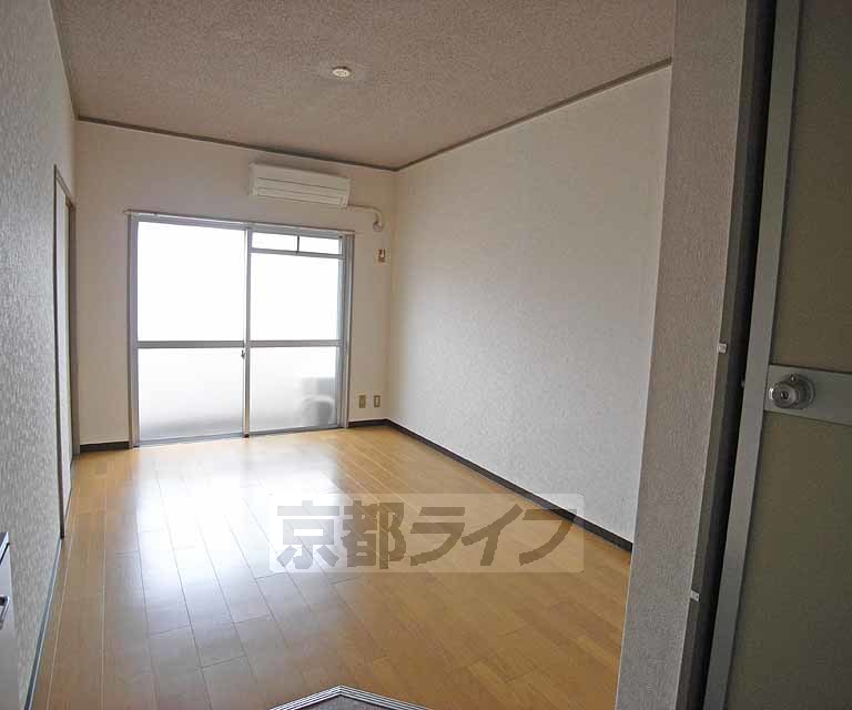居室・リビング　広いお部屋です