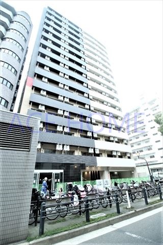 【SERENiTE本町refletの建物外観】