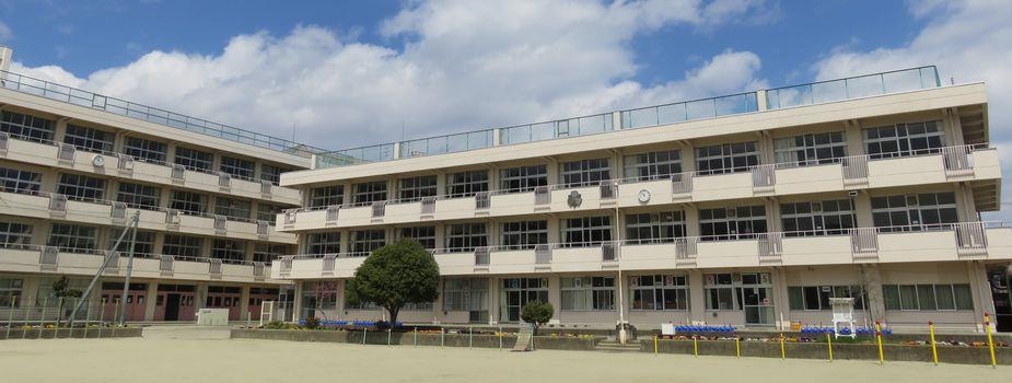 【ＲＥＳＩＤＥＮＣＥ　ＴＯＫＡＩの小学校】