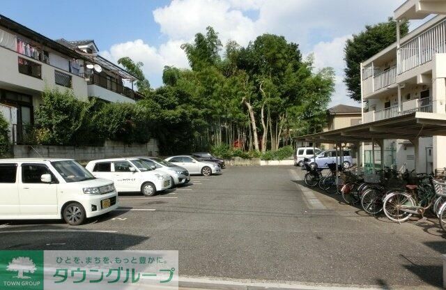 【西東京市北町のマンションの駐車場】