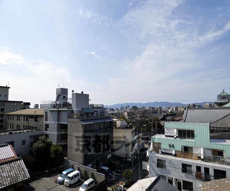 【京都市東山区祇園町南側のマンションの眺望】