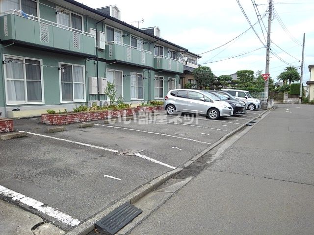 【仙台市太白区柳生のアパートの駐車場】