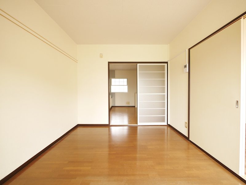 居室・リビング　西側洋室6帖