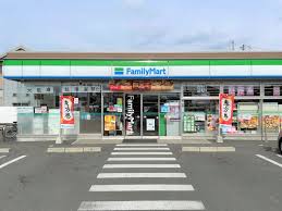 コンビニ　ファミリーマート 焼津すみれ台店（コンビニ）まで490m