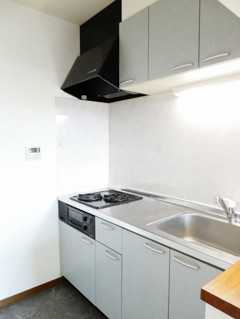 キッチン　写真は201号室です。（参考）