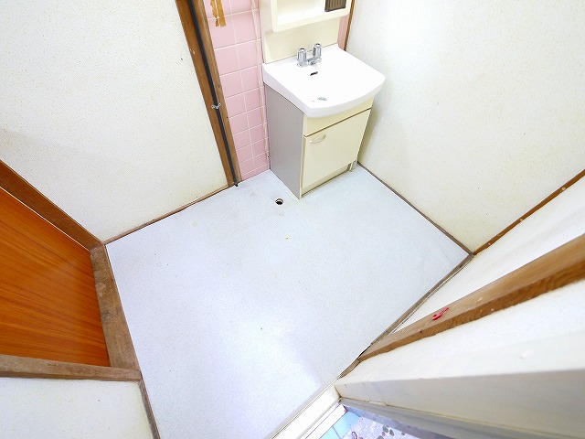 洗面設備　脱衣スペースもあります