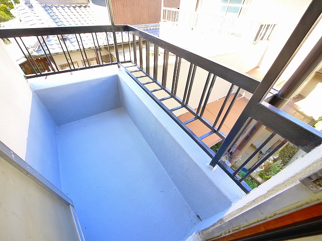 バルコニー　バルコニーからの眺めを楽しみながら食事をしませんか