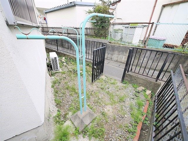 庭　簡単な家庭菜園も楽しめるお庭です