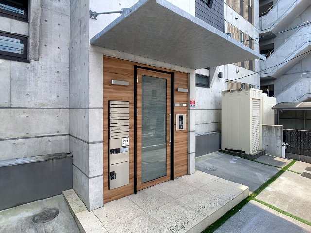 エントランス　2025年7月撮影